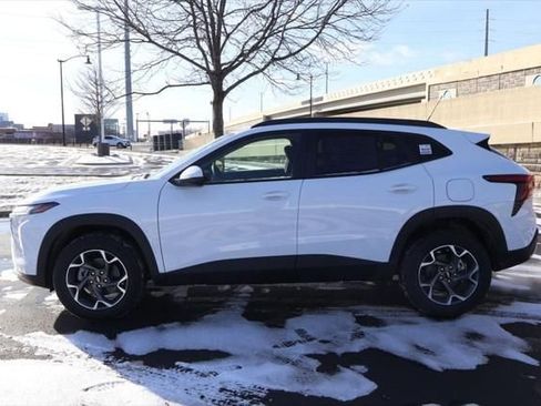 New 2026 Chevrolet Trax LT w/ Driver Confidence Package image 4