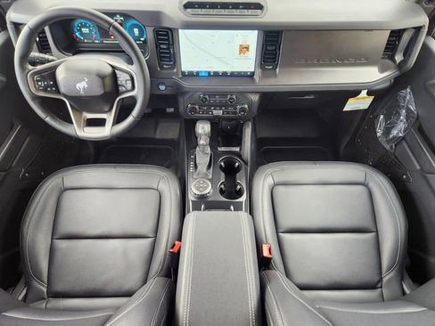 New 2025 Ford Bronco Badlands image 11