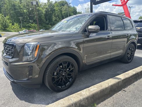 Used 2022 Kia Telluride EX w/ EX Premium Package AWD/4WD image 11