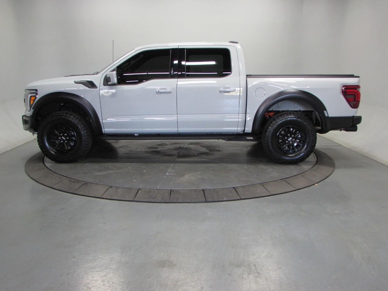 Certified 2024 Ford F150 Raptor AWD/4WD image 4