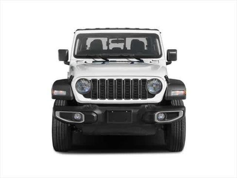 Used 2025 Jeep Gladiator Sport AWD/4WD image 4