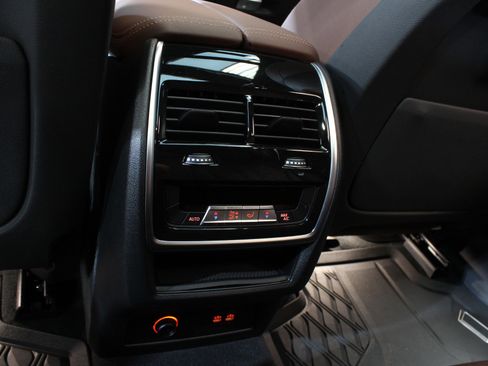 Used 2025 BMW X5 xDrive40i w/ M Sport Package image 43