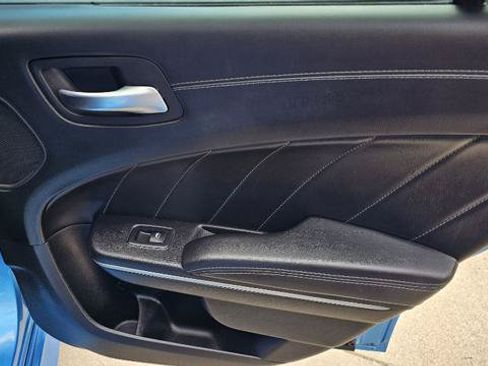 Used 2019 Dodge Charger Scat Pack w/ Dynamics Package RWD image 28