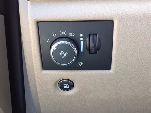 Used 2021 Jeep Grand Cherokee Limited w/ Trailer Tow Group IV image 28