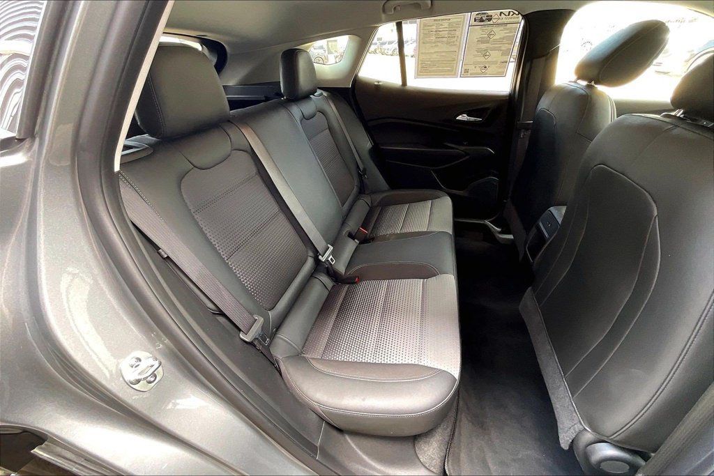 Used 2024 Chevrolet Trax LT FWD image 27