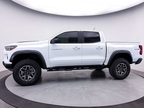 Used 2024 Chevrolet Colorado ZR2 w/ ZR2 Convenience Package III AWD/4WD image 49