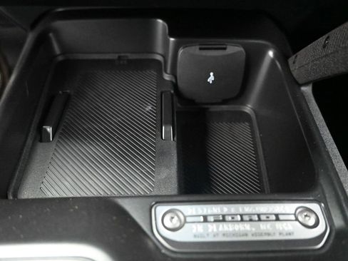 New 2025 Ford Bronco Badlands image 4