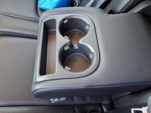 Used 2023 Nissan Pathfinder SL w/ Lighting Package (N92) image 10