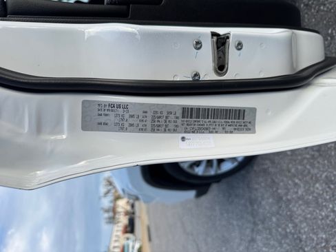 Used 2019 Jeep Cherokee Latitude w/ Popular Appearance Group image 21