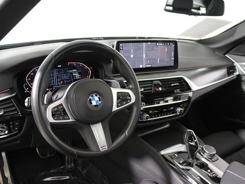 Used 2023 BMW 530i w/ M Sport Package image 8