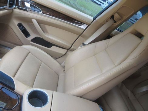 Used 2015 Porsche Panamera image 25