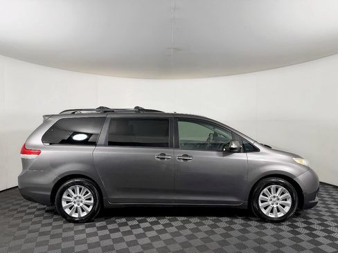 Used 2013 Toyota Sienna Limited w/ Premium Pkg AWD/4WD image 7