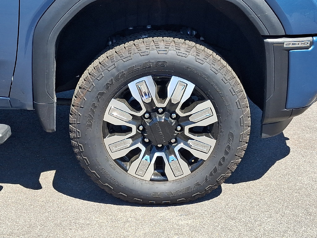 Used 2025 GMC Sierra 2500 Denali w/ Denali Reserve Package AWD/4WD image 9
