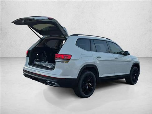 New 2026 Volkswagen Atlas SE FWD image 2