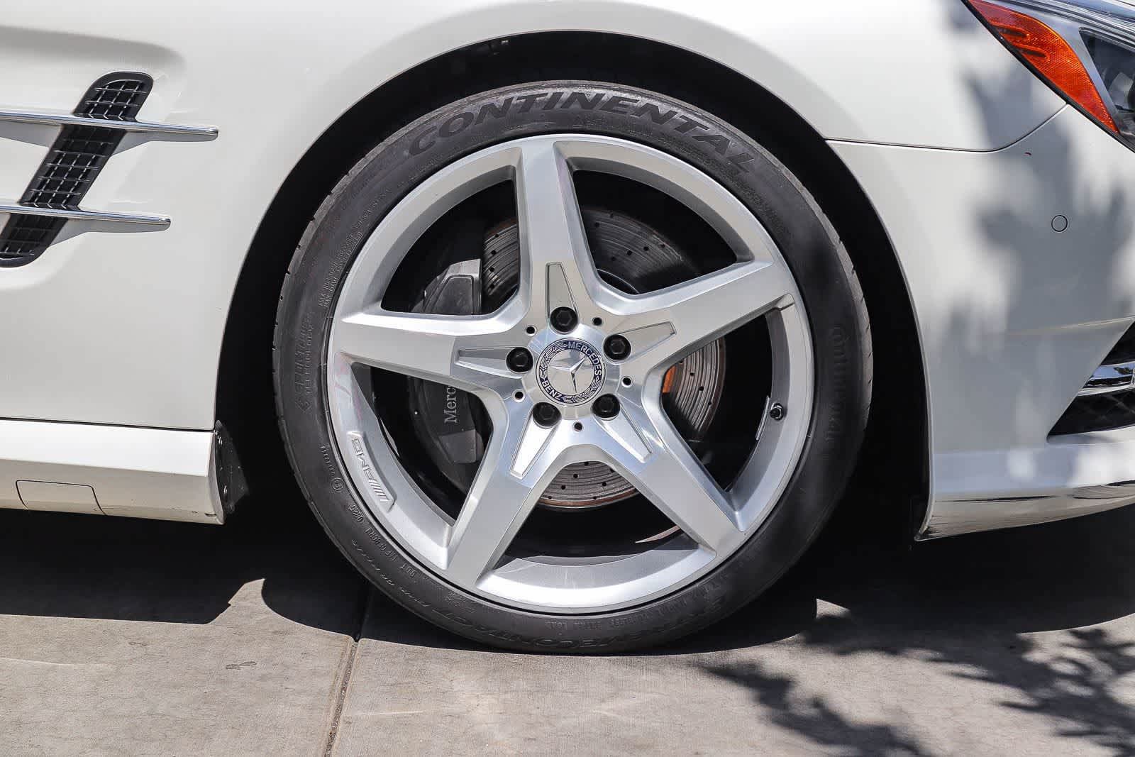 Used 2016 Mercedes-Benz SL 550 w/ Driver Assistance Package image 8