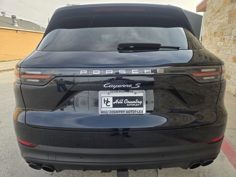 Used 2020 Porsche Cayenne S image 15