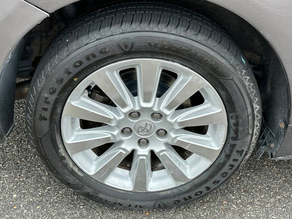 Used 2014 Toyota Sienna LE AWD/4WD image 34