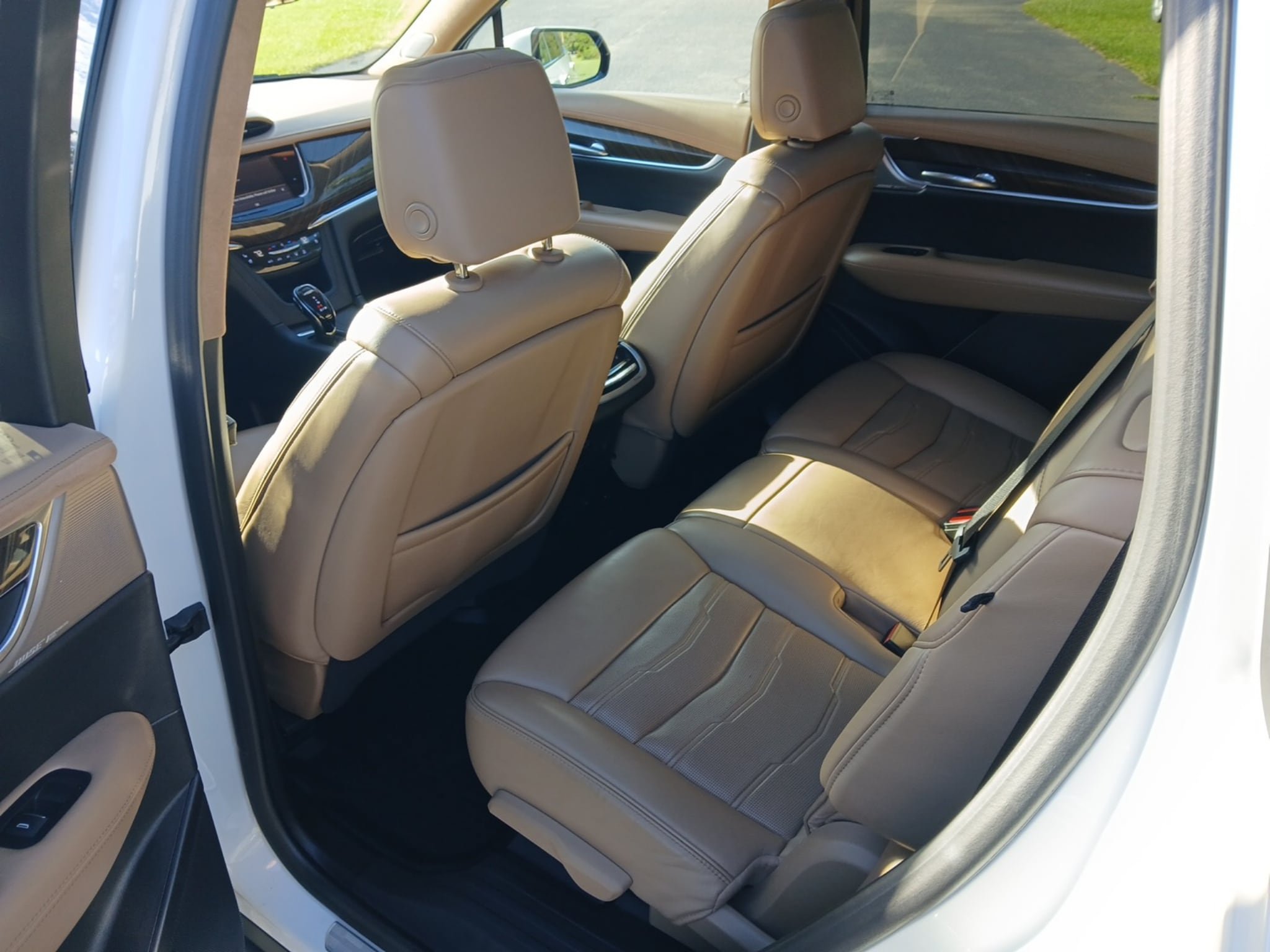 Used 2022 Cadillac XT6 Premium Luxury w/ Platinum Package AWD/4WD image 25