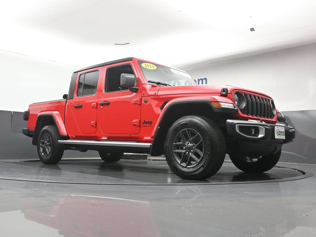 Used 2024 Jeep Gladiator Sport AWD/4WD image 26