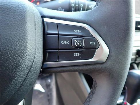 Used 2023 Jeep Compass Latitude AWD/4WD image 15