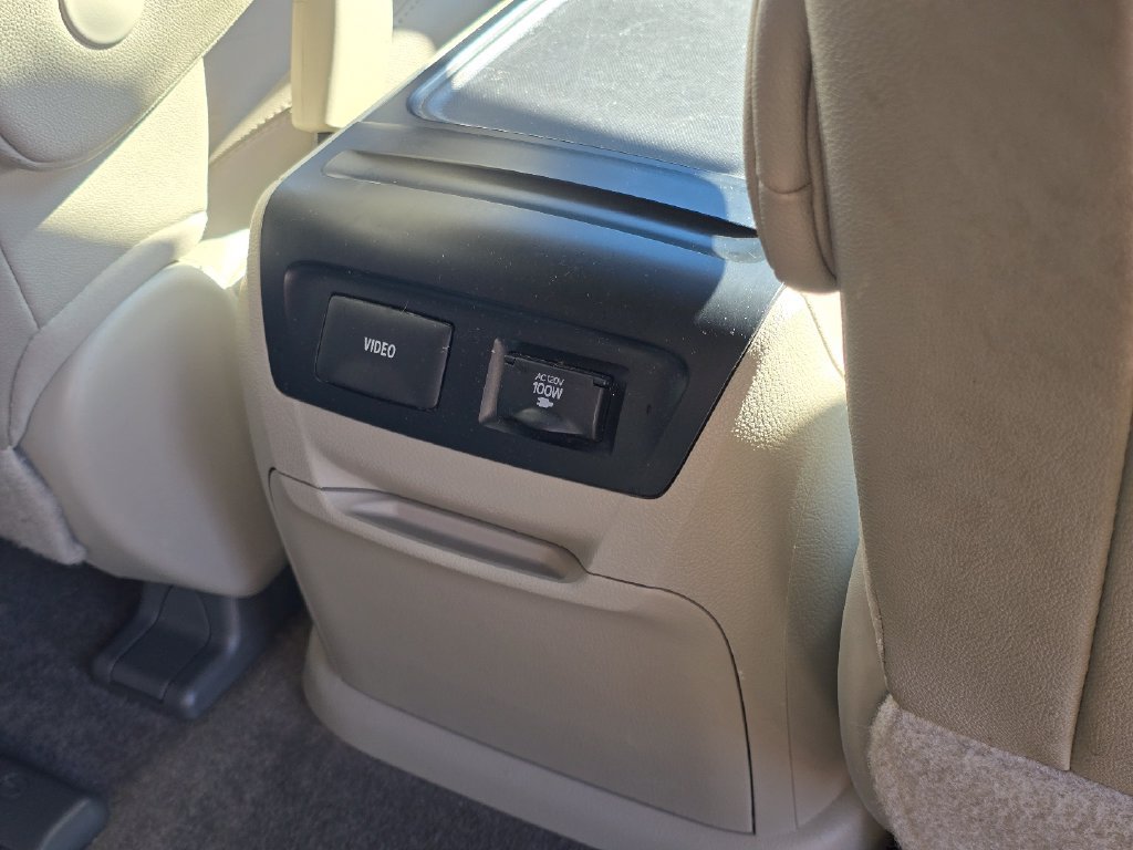 Used 2017 Toyota Sienna XLE Premium AWD/4WD image 30