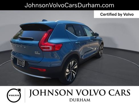 Used 2023 Volvo XC40 B5 Plus w/ Protection Package Premier AWD/4WD image 9