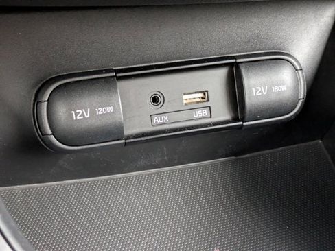 Used 2015 Kia Soul + image 18