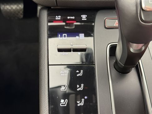 Certified 2023 Porsche Macan S image 19