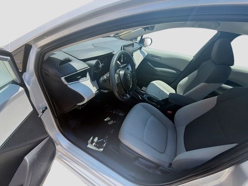 Used 2021 Toyota Corolla LE FWD image 9