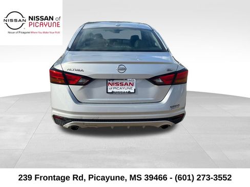 Used 2023 Nissan Altima 2.5 SL FWD image 4
