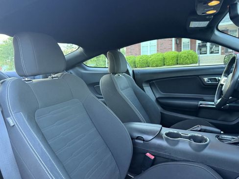 Used 2017 Ford Mustang Coupe image 23