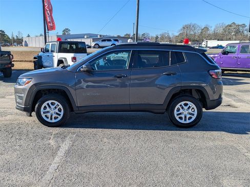 Used 2021 Jeep Compass Sport image 6