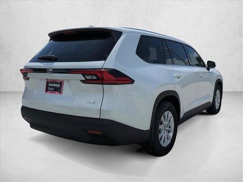 New 2026 Toyota Grand Highlander XLE image 2