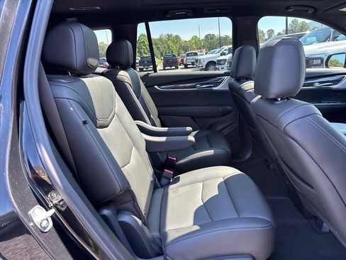 Used 2024 Cadillac XT6 Sport w/ Technology Package AWD/4WD image 15