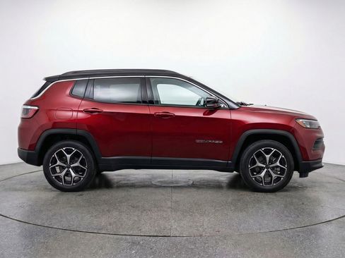 Used 2025 Jeep Compass Limited AWD/4WD image 11