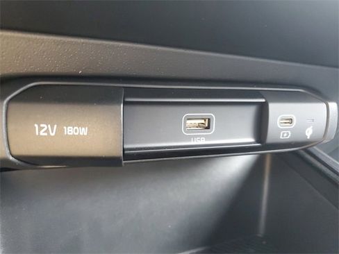 New 2025 Kia Niro SX Touring image 33