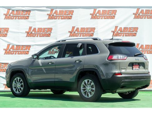 Used 2021 Jeep Cherokee Latitude Lux w/ Mopar Interior Package AWD/4WD image 19