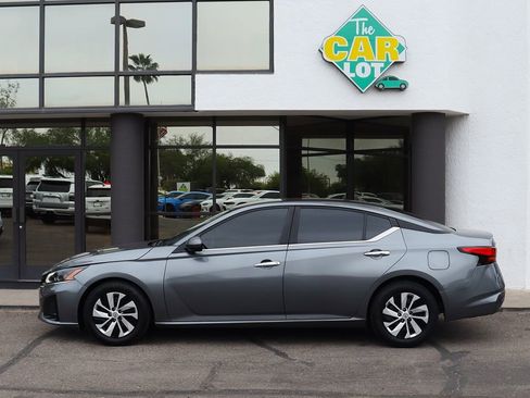 Used 2023 Nissan Altima 2.5 S image 8