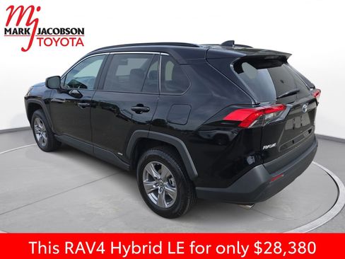 Used 2023 Toyota RAV4 LE image 13