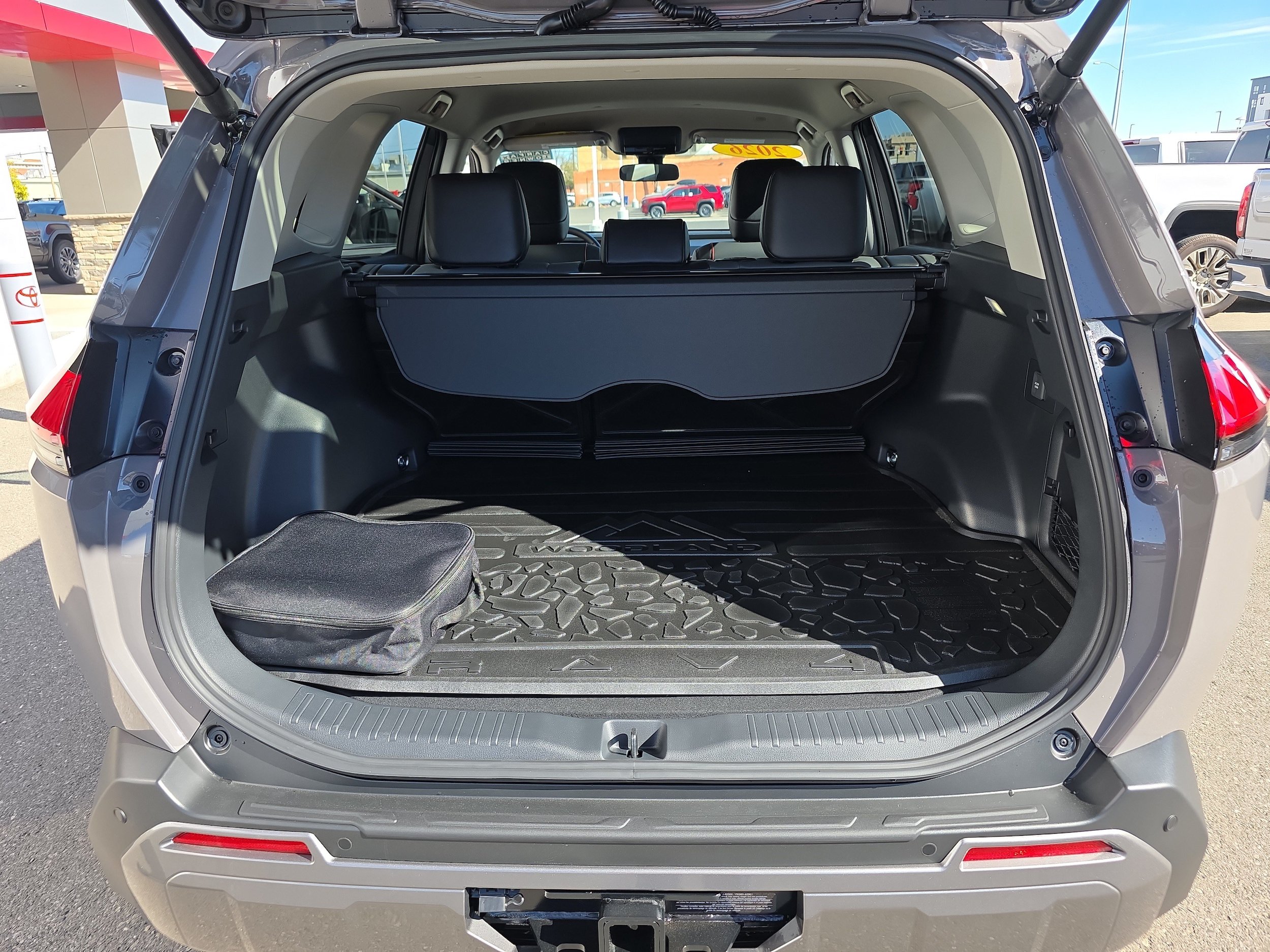Used 2026 Toyota RAV4 AWD Plug-in Hybrid image 14