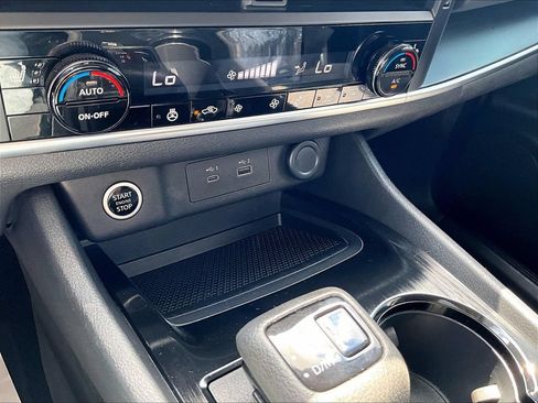 Used 2021 Nissan Rogue S AWD/4WD image 32