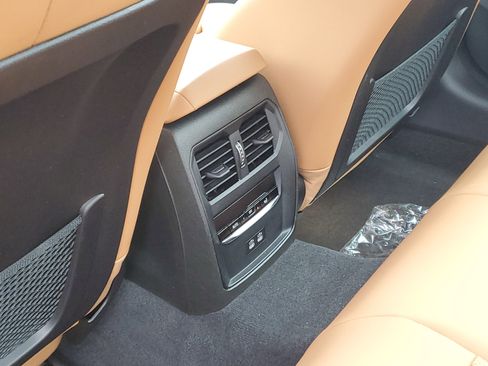 Certified 2023 BMW 330e xDrive w/ Premium Package image 24