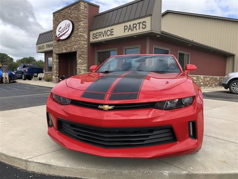Used 2018 Chevrolet Camaro LT image 2