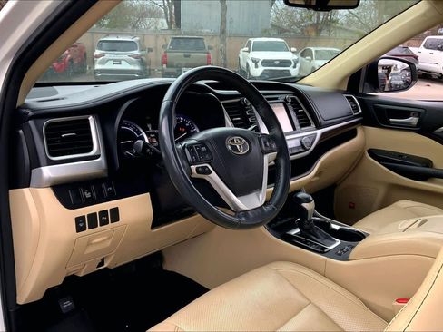 Used 2015 Toyota Highlander Limited image 17