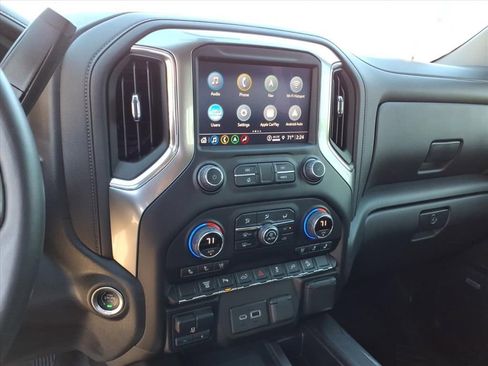 Used 2022 Chevrolet Silverado 2500 LTZ w/ LTZ Plus Package image 17