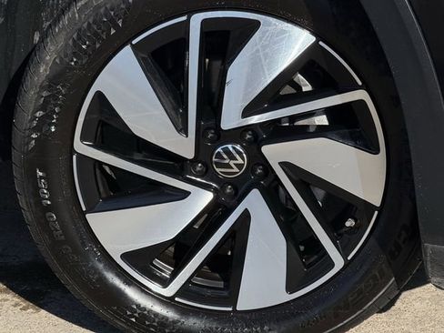 Used 2025 Volkswagen Atlas SE AWD/4WD image 7