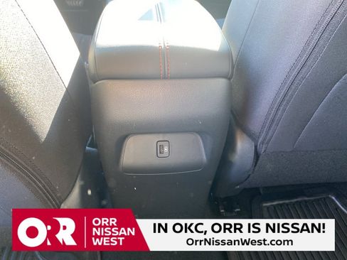 New 2025 Nissan Sentra SR image 18