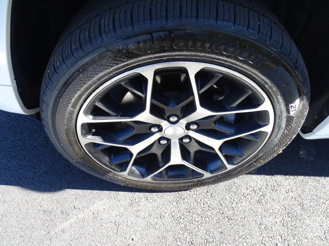 Certified 2023 Jeep Grand Cherokee Summit AWD/4WD image 31