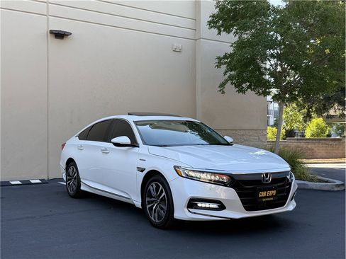 Used 2020 Honda Accord Touring image 3
