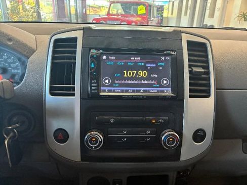 Used 2019 Nissan Frontier SV image 19